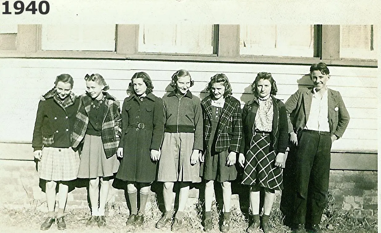 Alta School, 1940 8th Grade: Ann Bevency, Jean Carlson, Helen Metzger, Hazel Garmer, Betty Starnes, Georgia Starnes, Roy Baer