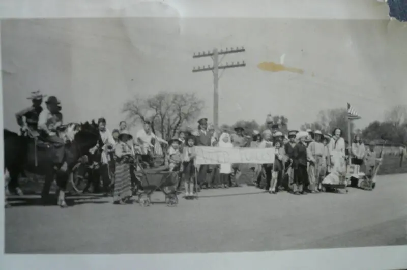 Trivoli School, album of teacher Leatha Folkenroth Whitlock