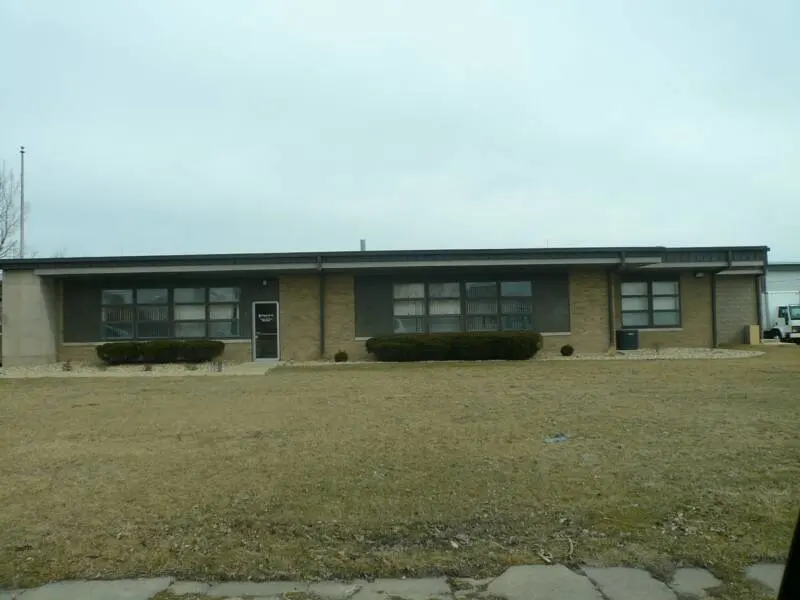 New Trivoli School built in 1953 and closed in 1974.